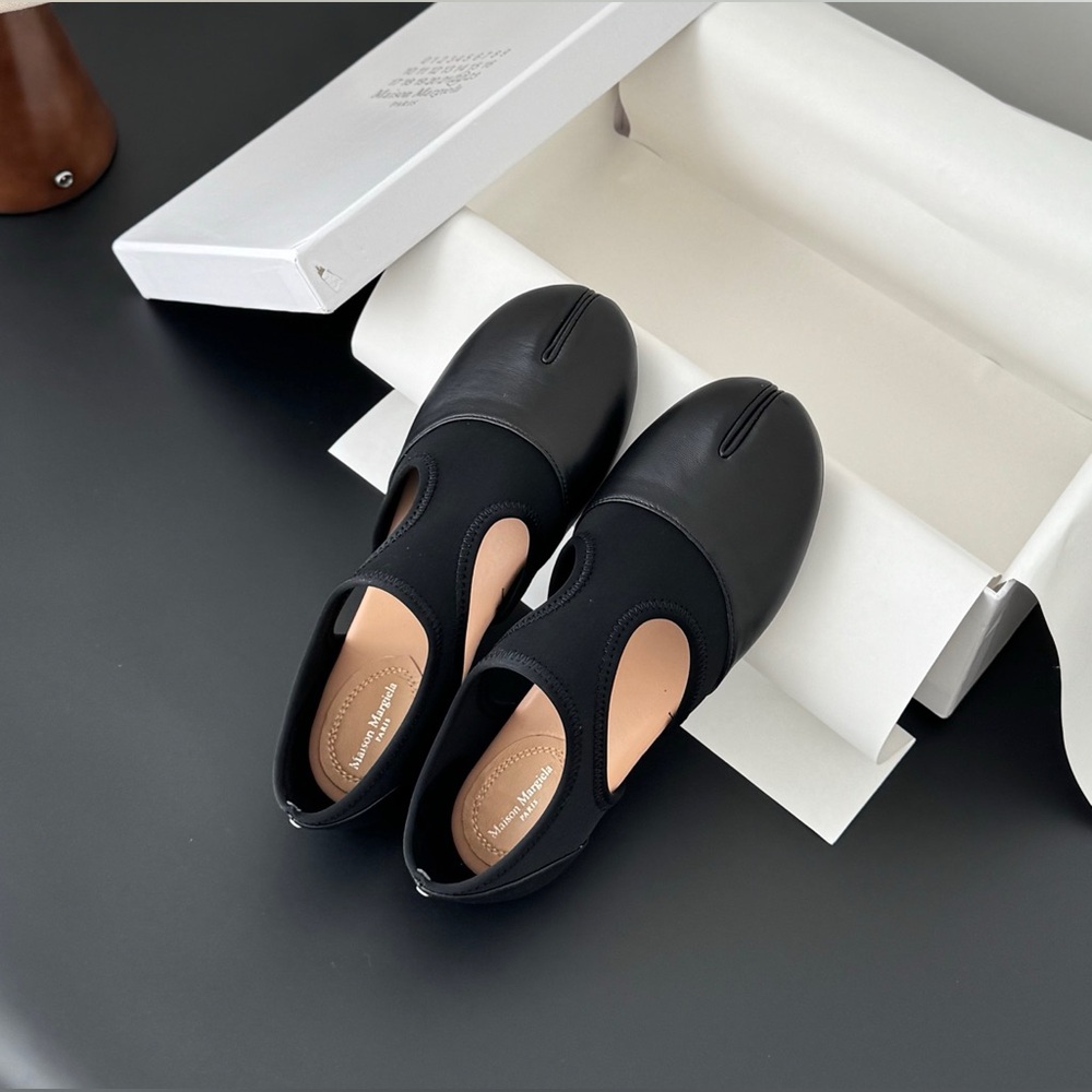 Maison Margiela MM6 Flats - Picture 6 of 8